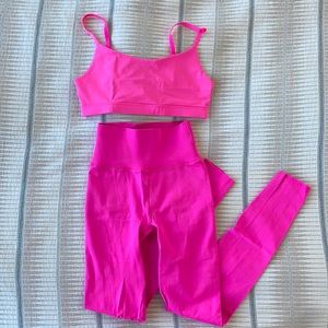 Fabletics - hot pink sports bra & leggings